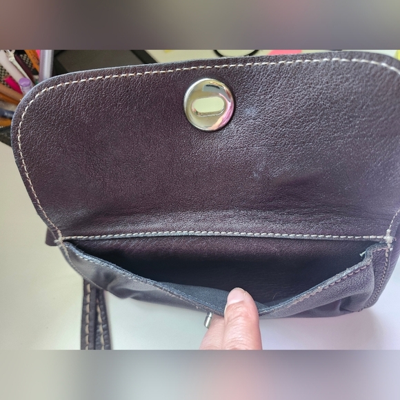 Roots Learher Brown Leather Wristlet Bag Turn Lock, Zip For Men And Woman - Picture 3 of 8